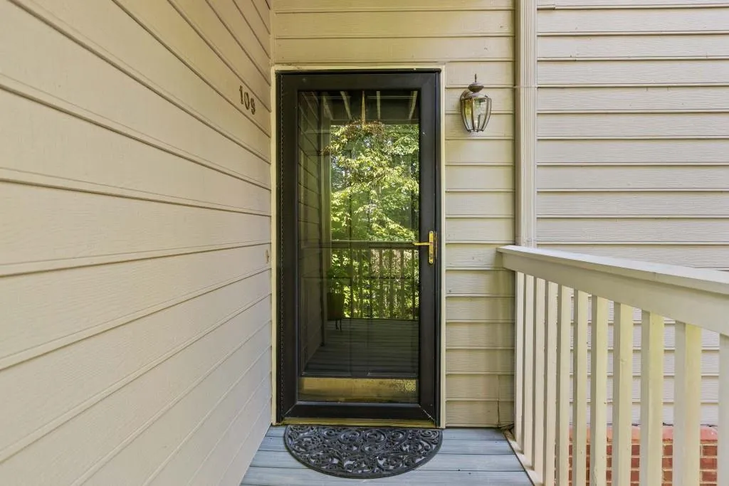 109 Bainbridge Drive, Sandy Springs, Georgia 30327, 2 Bedrooms Bedrooms, ,2 BathroomsBathrooms,Residential,For Sale,109 Bainbridge Drive,7618268