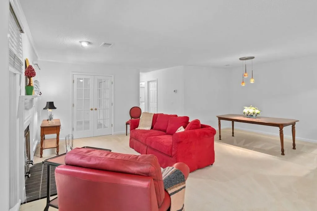 109 Bainbridge Drive, Sandy Springs, Georgia 30327, 2 Bedrooms Bedrooms, ,2 BathroomsBathrooms,Residential,For Sale,109 Bainbridge Drive,7618268
