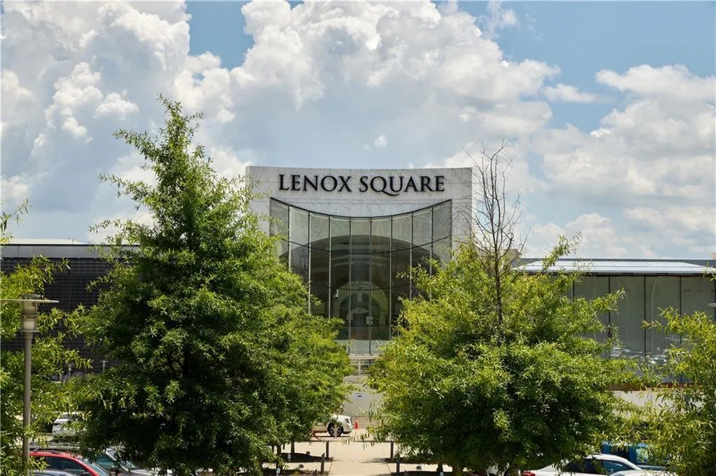 Location is close to shopping and restaurants in Buckhead and Brookhaven