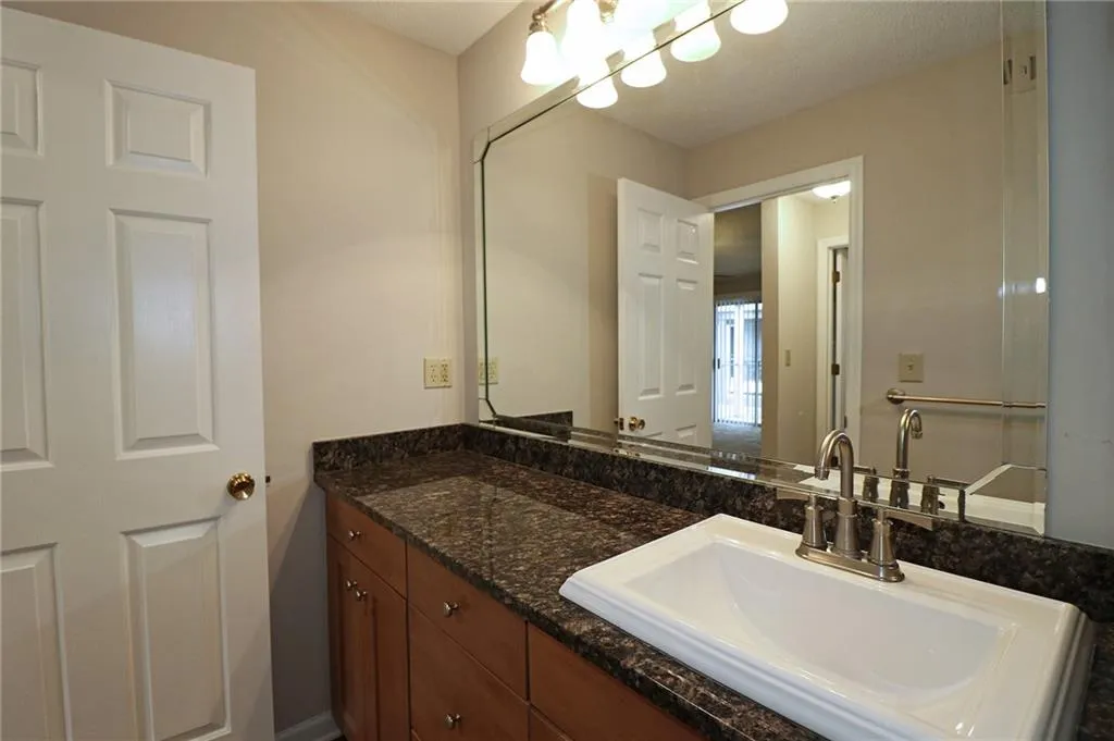 534 Granville Court Unit 534, Sandy Springs, Georgia 30328, 1 Bedroom Bedrooms, ,1 BathroomBathrooms,Residential,Sold,534 Granville Court Unit 534,6519789