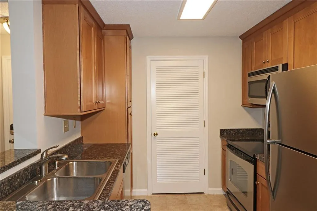 534 Granville Court Unit 534, Sandy Springs, Georgia 30328, 1 Bedroom Bedrooms, ,1 BathroomBathrooms,Residential,Sold,534 Granville Court Unit 534,6519789