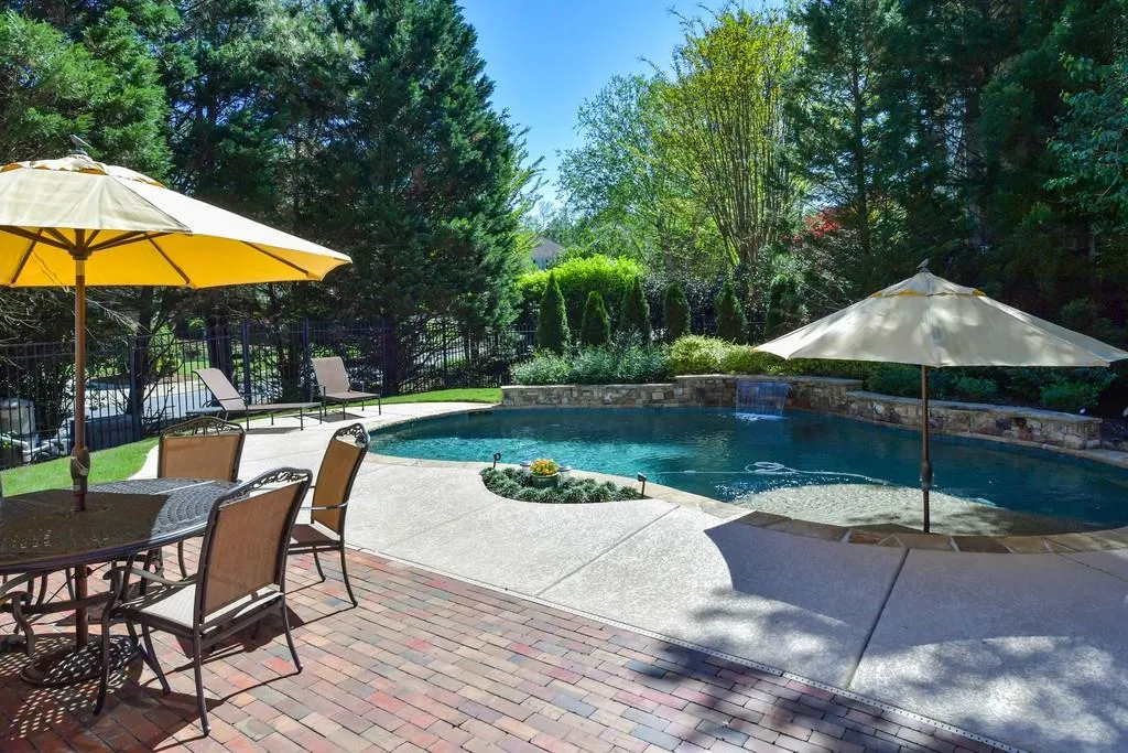 55 Saddleview Run, Sandy Springs, Georgia 30350, 5 Bedrooms Bedrooms, ,4 BathroomsBathrooms,Residential,Sold,55 Saddleview Run,6537423