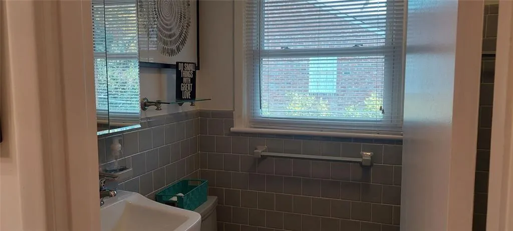 3668 Kingsboro Road Ne Unit 6, Atlanta, Georgia 30319, 2 Bedrooms Bedrooms, ,1 BathroomBathrooms,Residential,For Sale,3668 Kingsboro Road Ne Unit 6,7695077