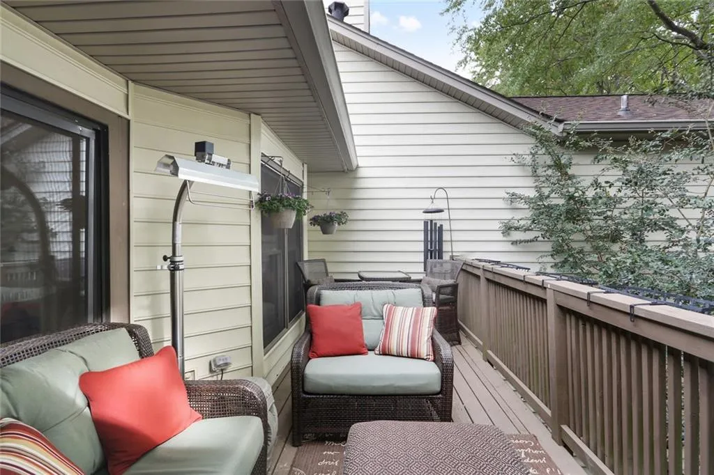 510 Garden Court Unit 510, Atlanta, Georgia 30328, 3 Bedrooms Bedrooms, ,2 BathroomsBathrooms,Residential,Sold,510 Garden Court Unit 510,6090388
