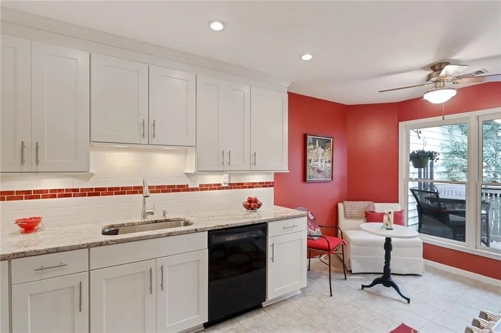 510 Garden Court Unit 510, Atlanta, Georgia 30328, 3 Bedrooms Bedrooms, ,2 BathroomsBathrooms,Residential,Sold,510 Garden Court Unit 510,6090388