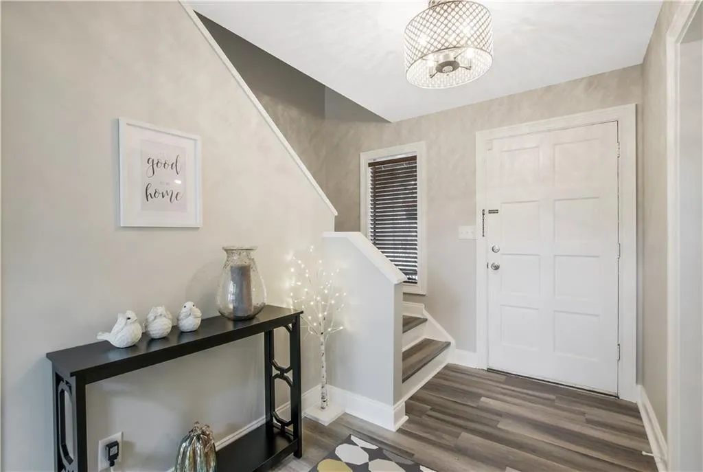 73 Forrest Place, Atlanta, Georgia 30328, 3 Bedrooms Bedrooms, ,2 BathroomsBathrooms,Residential,Sold,73 Forrest Place,6802080