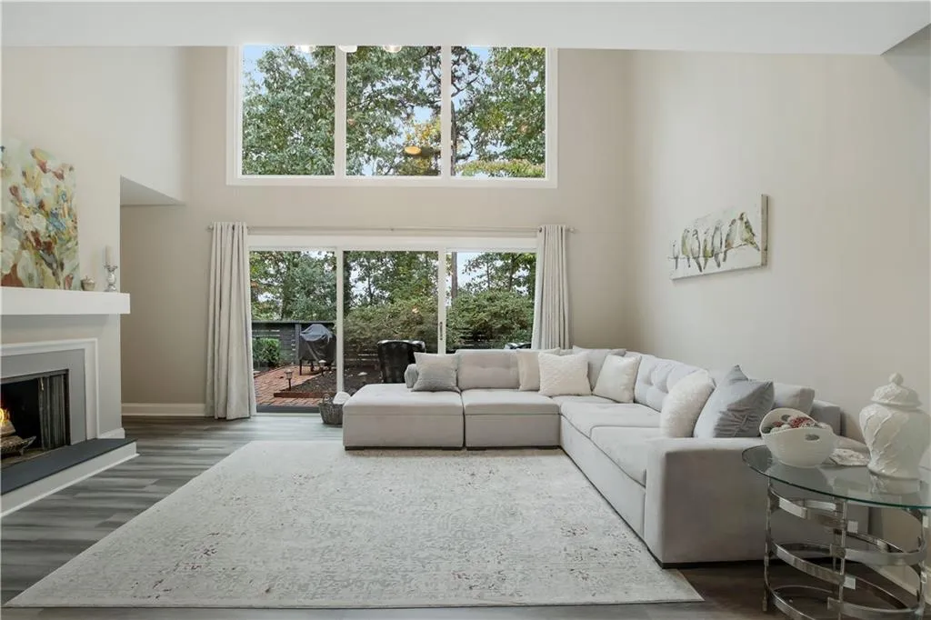 73 Forrest Place, Atlanta, Georgia 30328, 3 Bedrooms Bedrooms, ,2 BathroomsBathrooms,Residential,Sold,73 Forrest Place,6802080
