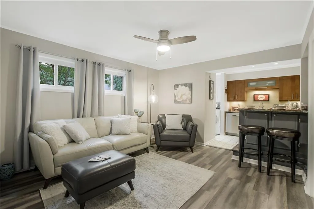 73 Forrest Place, Atlanta, Georgia 30328, 3 Bedrooms Bedrooms, ,2 BathroomsBathrooms,Residential,Sold,73 Forrest Place,6802080