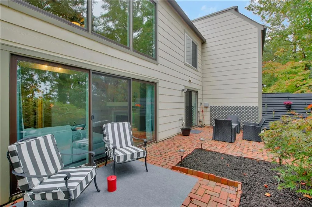 73 Forrest Place, Atlanta, Georgia 30328, 3 Bedrooms Bedrooms, ,2 BathroomsBathrooms,Residential,Sold,73 Forrest Place,6802080
