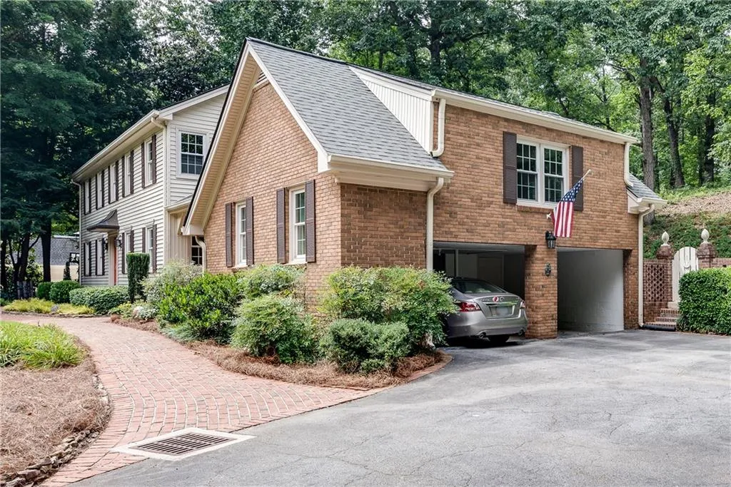 575 Coldstream Court, Sandy Springs, Georgia 30328, 5 Bedrooms Bedrooms, ,3 BathroomsBathrooms,Residential,Sold,575 Coldstream Court,6746729