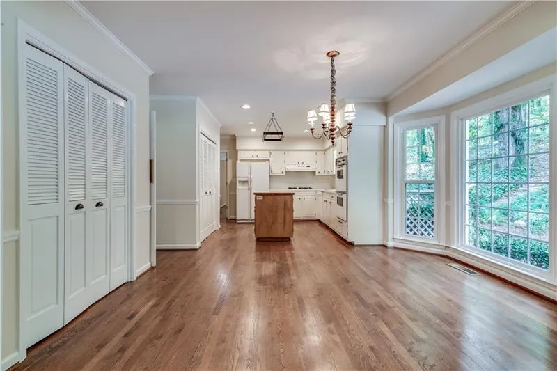 575 Coldstream Court, Sandy Springs, Georgia 30328, 5 Bedrooms Bedrooms, ,3 BathroomsBathrooms,Residential,Sold,575 Coldstream Court,6746729