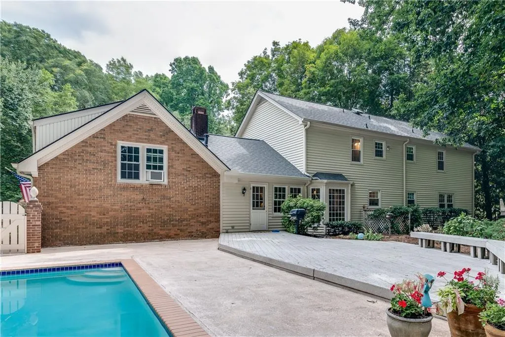 575 Coldstream Court, Sandy Springs, Georgia 30328, 5 Bedrooms Bedrooms, ,3 BathroomsBathrooms,Residential,Sold,575 Coldstream Court,6746729