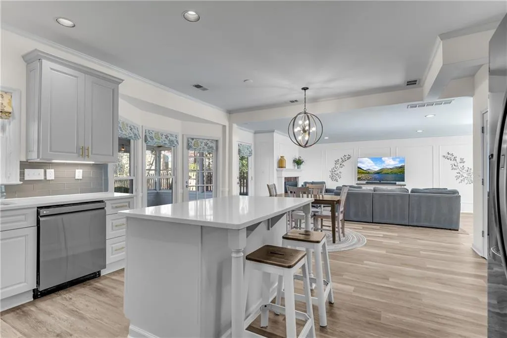 775 Old Campus Trail, Atlanta, Georgia 30328, 5 Bedrooms Bedrooms, ,3 BathroomsBathrooms,Residential,Sold,775 Old Campus Trail,7190065