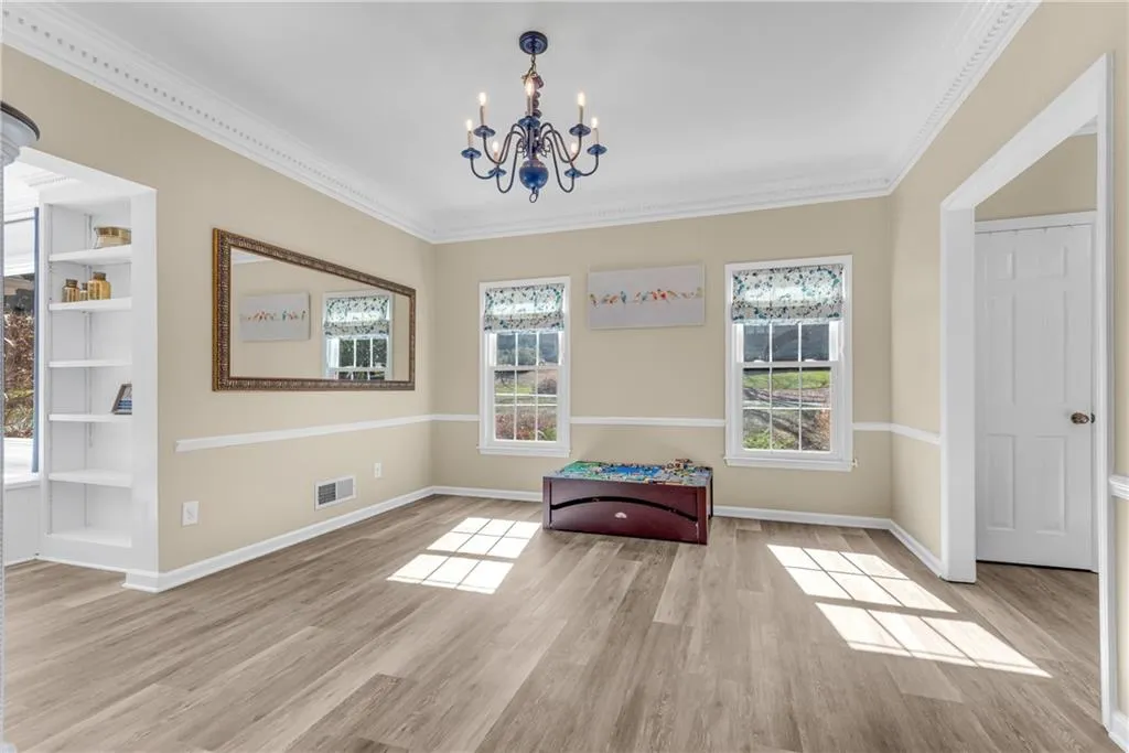 775 Old Campus Trail, Atlanta, Georgia 30328, 5 Bedrooms Bedrooms, ,3 BathroomsBathrooms,Residential,Sold,775 Old Campus Trail,7190065