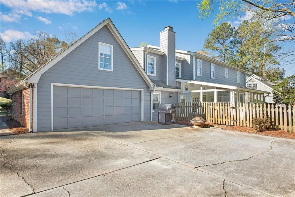 775 Old Campus Trail, Atlanta, Georgia 30328, 5 Bedrooms Bedrooms, ,3 BathroomsBathrooms,Residential,Sold,775 Old Campus Trail,7190065