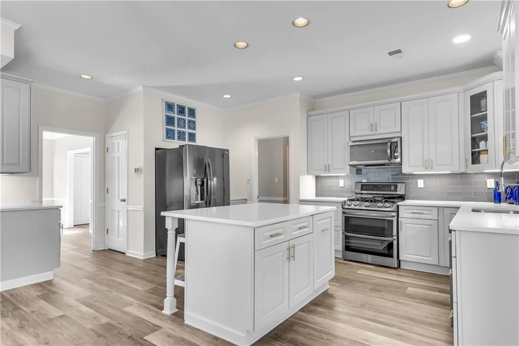 775 Old Campus Trail, Atlanta, Georgia 30328, 5 Bedrooms Bedrooms, ,3 BathroomsBathrooms,Residential,Sold,775 Old Campus Trail,7190065