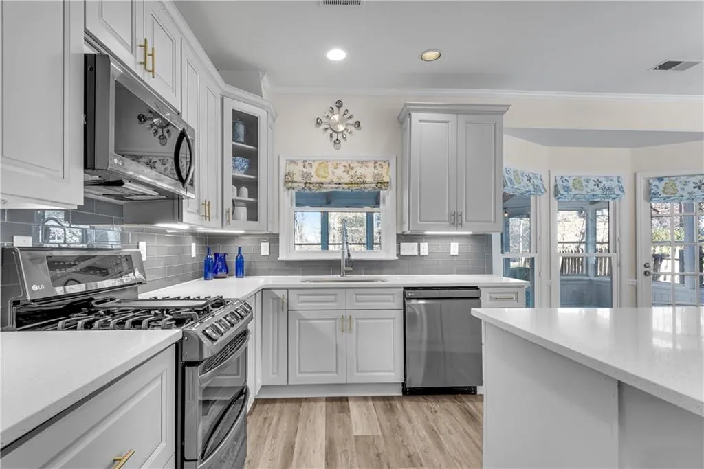 775 Old Campus Trail, Atlanta, Georgia 30328, 5 Bedrooms Bedrooms, ,3 BathroomsBathrooms,Residential,Sold,775 Old Campus Trail,7190065