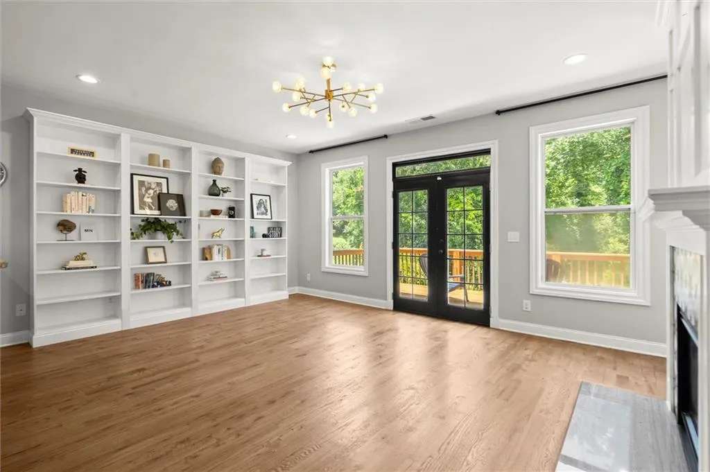 Living Room Built Ins