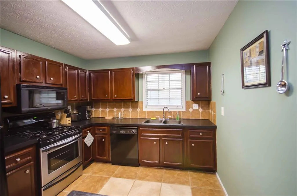 506 Vicksburg Place Unit 506, Atlanta, Georgia 30350, 3 Bedrooms Bedrooms, ,2 BathroomsBathrooms,Residential,Sold,506 Vicksburg Place Unit 506,5877938