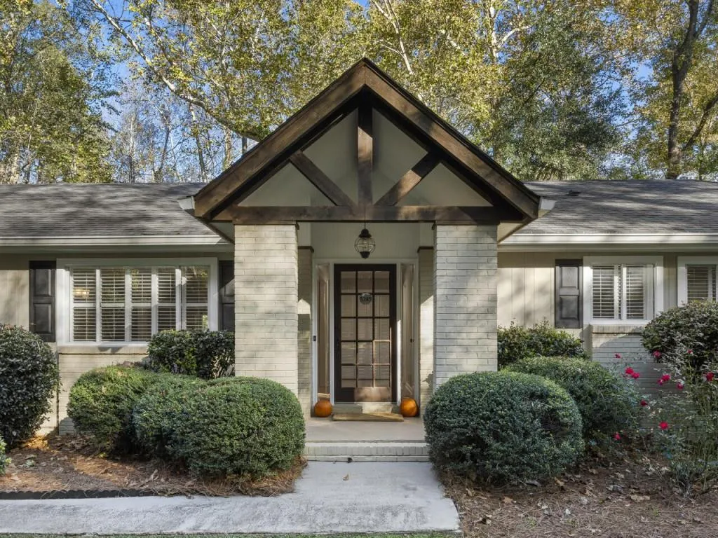 5245 Mount Vernon Parkway, Atlanta, Georgia 30327, 3 Bedrooms Bedrooms, ,2 BathroomsBathrooms,Residential,Sold,5245 Mount Vernon Parkway,6805822