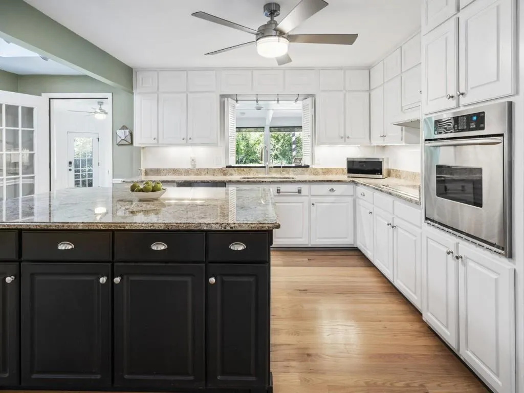 5245 Mount Vernon Parkway, Atlanta, Georgia 30327, 3 Bedrooms Bedrooms, ,2 BathroomsBathrooms,Residential,Sold,5245 Mount Vernon Parkway,6805822