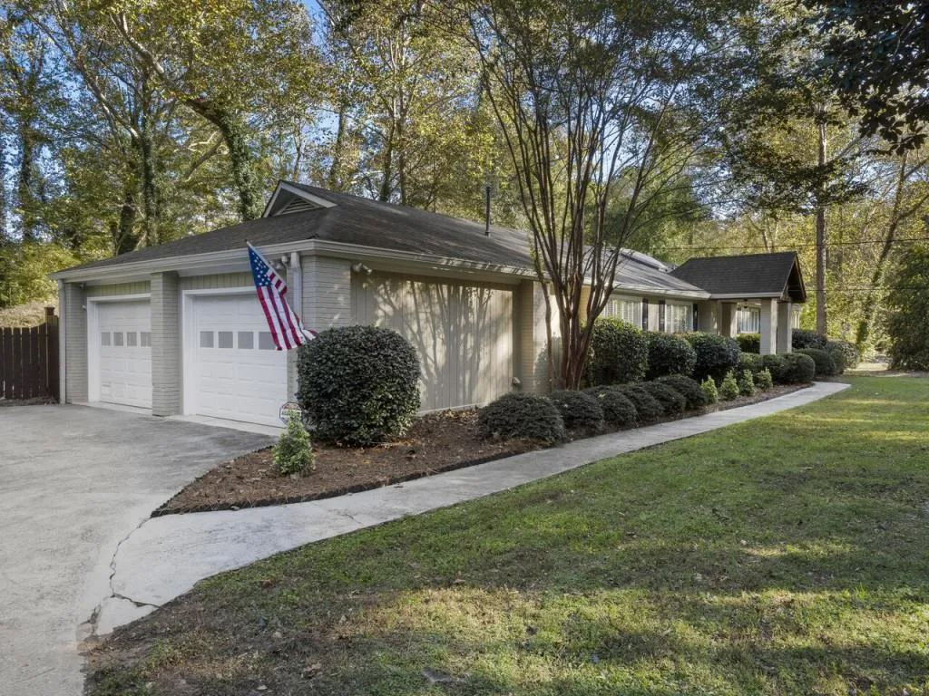 5245 Mount Vernon Parkway, Atlanta, Georgia 30327, 3 Bedrooms Bedrooms, ,2 BathroomsBathrooms,Residential,Sold,5245 Mount Vernon Parkway,6805822