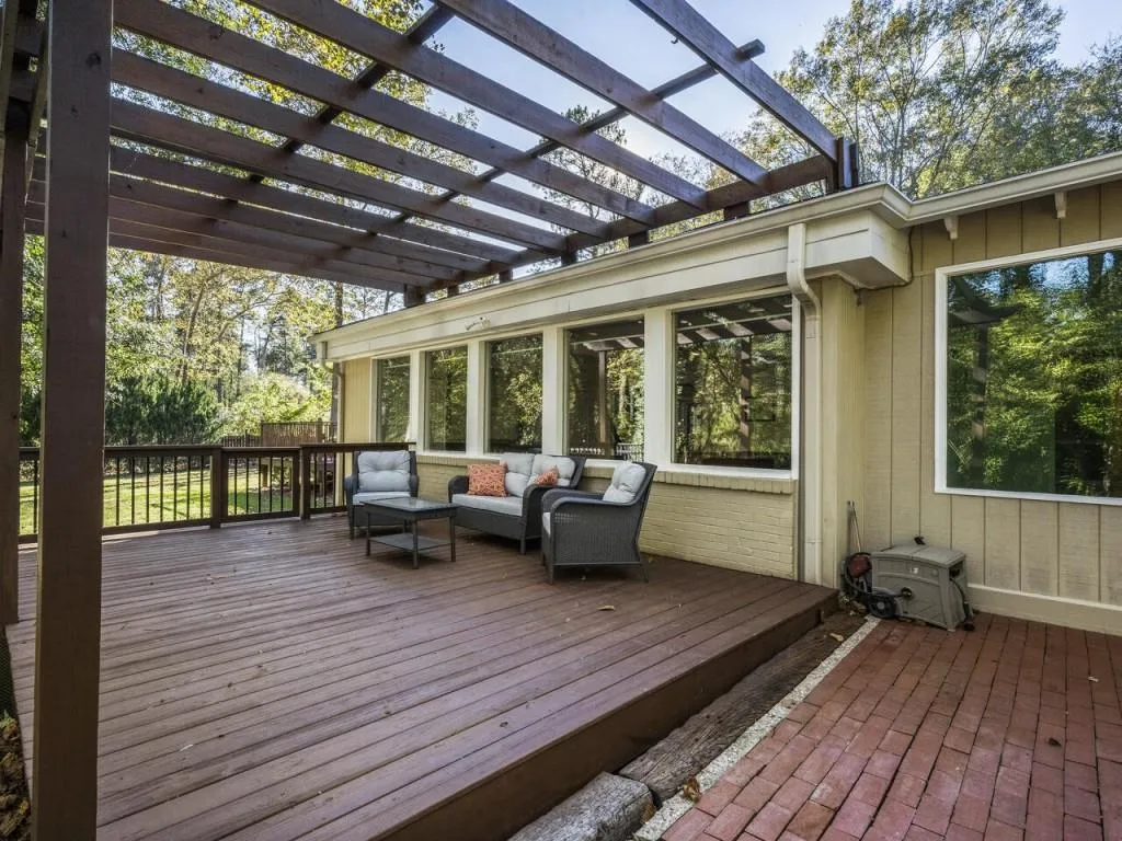 5245 Mount Vernon Parkway, Atlanta, Georgia 30327, 3 Bedrooms Bedrooms, ,2 BathroomsBathrooms,Residential,Sold,5245 Mount Vernon Parkway,6805822