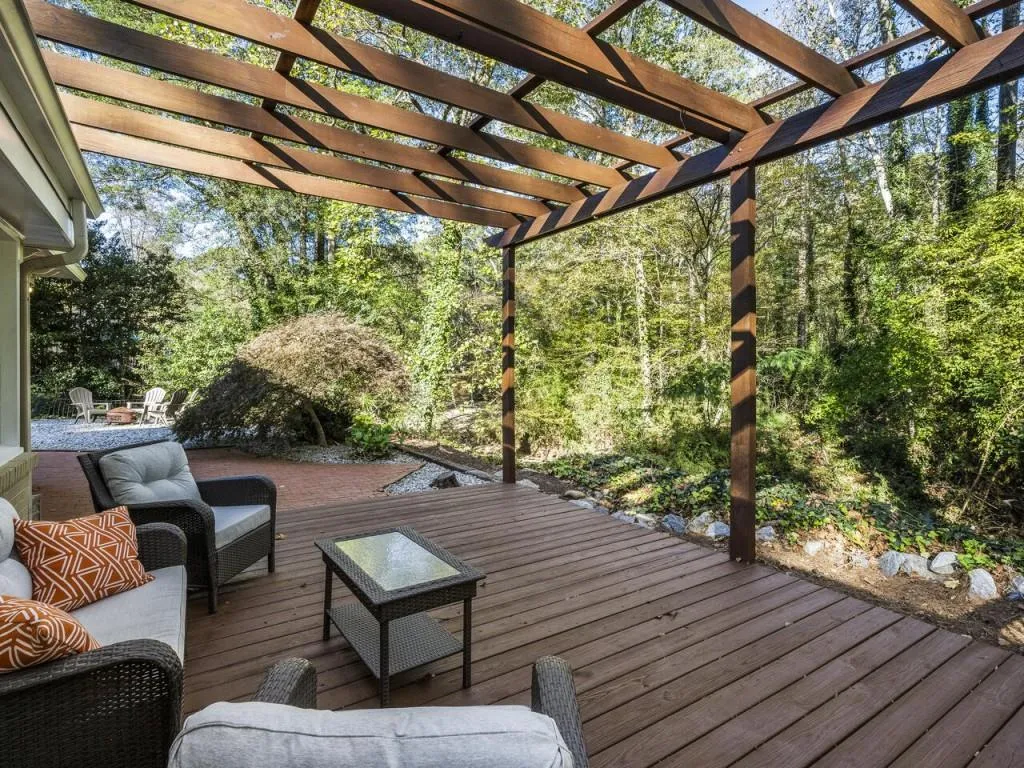 5245 Mount Vernon Parkway, Atlanta, Georgia 30327, 3 Bedrooms Bedrooms, ,2 BathroomsBathrooms,Residential,Sold,5245 Mount Vernon Parkway,6805822