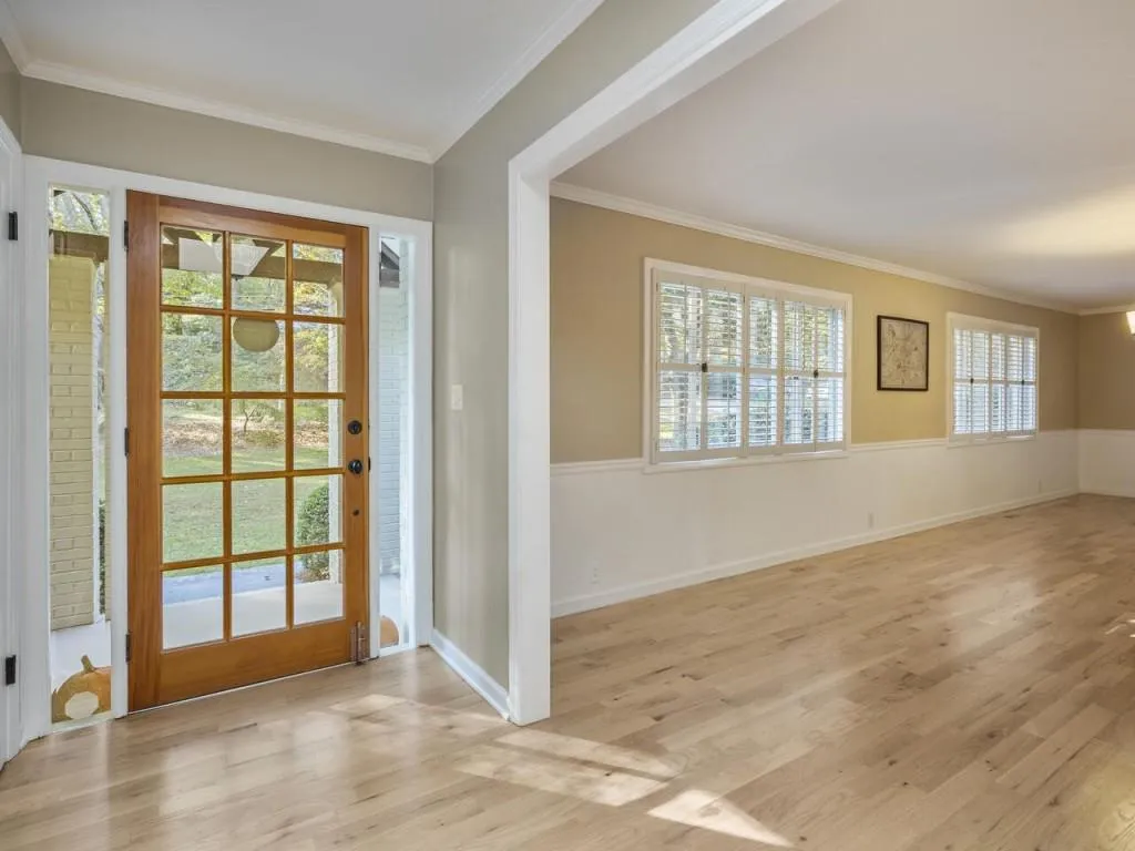 5245 Mount Vernon Parkway, Atlanta, Georgia 30327, 3 Bedrooms Bedrooms, ,2 BathroomsBathrooms,Residential,Sold,5245 Mount Vernon Parkway,6805822