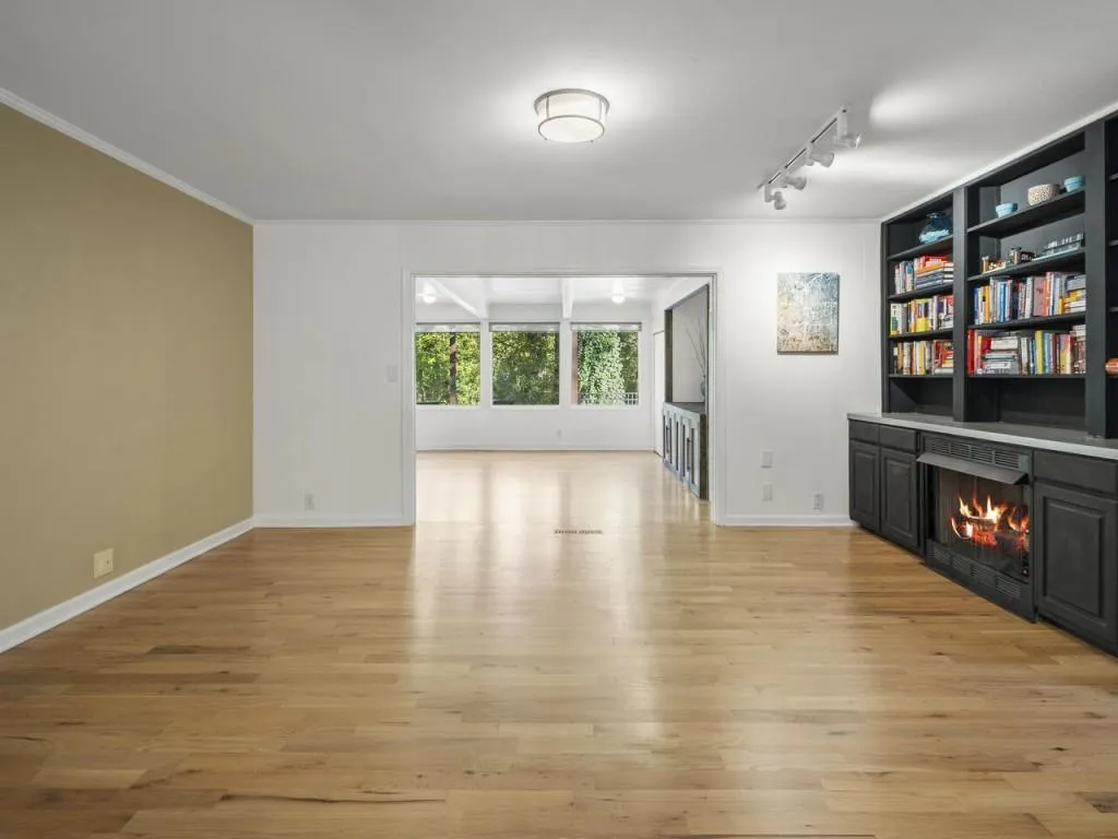 5245 Mount Vernon Parkway, Atlanta, Georgia 30327, 3 Bedrooms Bedrooms, ,2 BathroomsBathrooms,Residential,Sold,5245 Mount Vernon Parkway,6805822