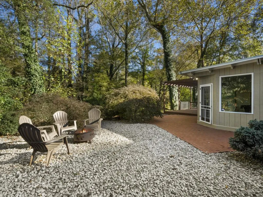 5245 Mount Vernon Parkway, Atlanta, Georgia 30327, 3 Bedrooms Bedrooms, ,2 BathroomsBathrooms,Residential,Sold,5245 Mount Vernon Parkway,6805822