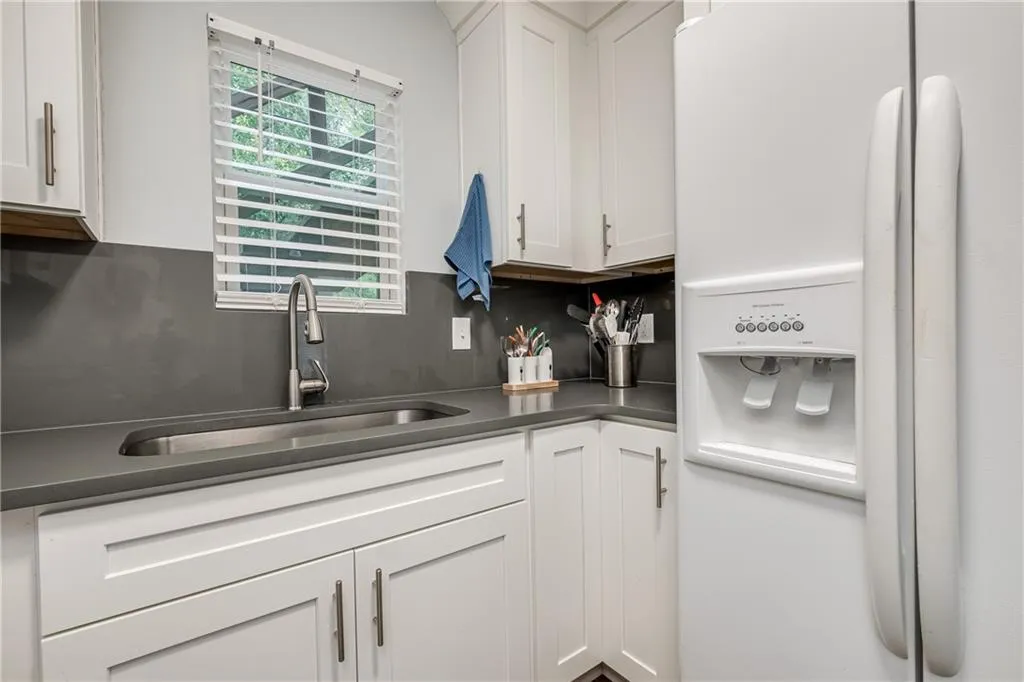 5532 Kingsport Drive, Sandy Springs, Georgia 30342, 2 Bedrooms Bedrooms, ,1 BathroomBathrooms,Residential,Sold,5532 Kingsport Drive,7032795