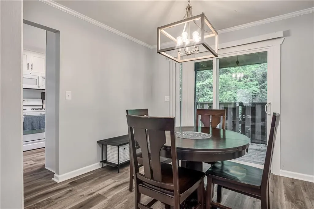 5532 Kingsport Drive, Sandy Springs, Georgia 30342, 2 Bedrooms Bedrooms, ,1 BathroomBathrooms,Residential,Sold,5532 Kingsport Drive,7032795