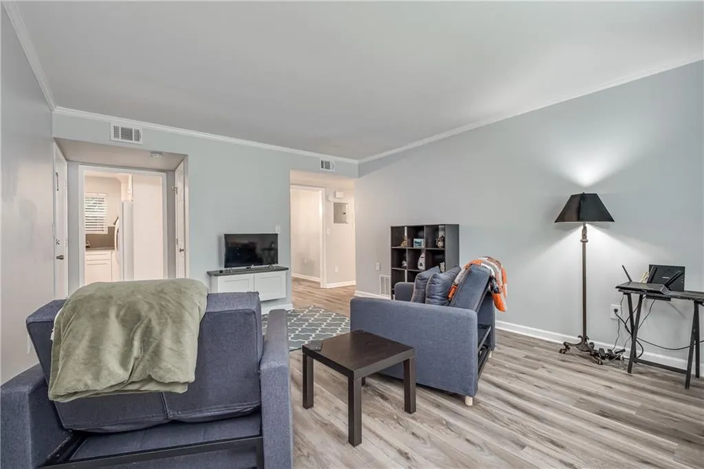 5532 Kingsport Drive, Sandy Springs, Georgia 30342, 2 Bedrooms Bedrooms, ,1 BathroomBathrooms,Residential,Sold,5532 Kingsport Drive,7032795