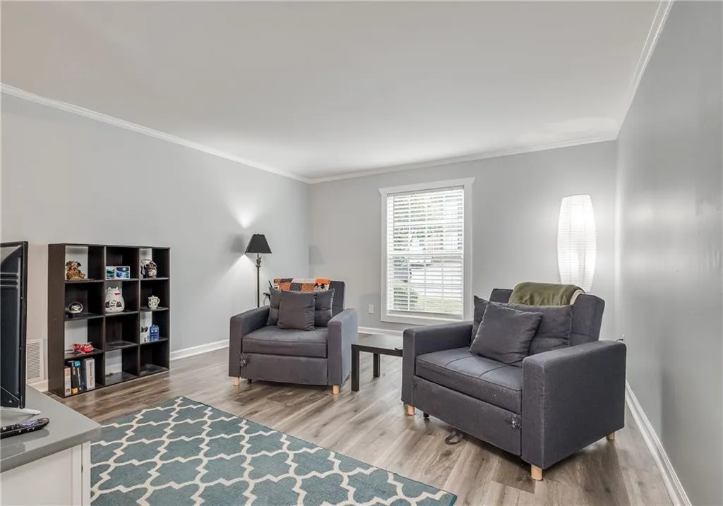 5532 Kingsport Drive, Sandy Springs, Georgia 30342, 2 Bedrooms Bedrooms, ,1 BathroomBathrooms,Residential,Sold,5532 Kingsport Drive,7032795