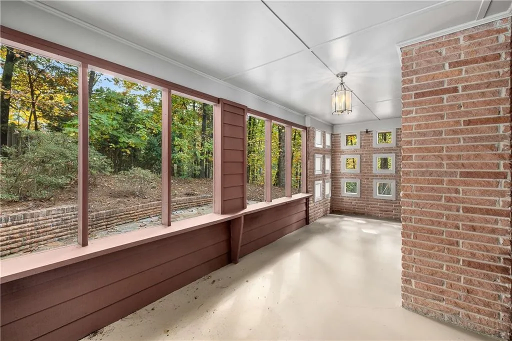 5685 Glen Errol Road Nw, Atlanta, Georgia 30327, 5 Bedrooms Bedrooms, ,4 BathroomsBathrooms,Residential,For Sale,5685 Glen Errol Road Nw,7680076