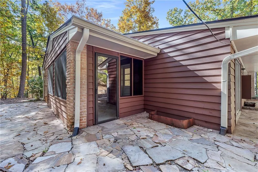 5685 Glen Errol Road Nw, Atlanta, Georgia 30327, 5 Bedrooms Bedrooms, ,4 BathroomsBathrooms,Residential,For Sale,5685 Glen Errol Road Nw,7680076