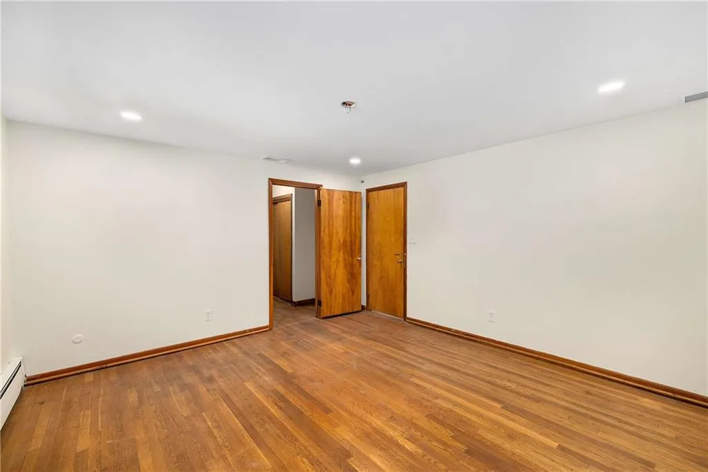 5685 Glen Errol Road Nw, Atlanta, Georgia 30327, 5 Bedrooms Bedrooms, ,4 BathroomsBathrooms,Residential,For Sale,5685 Glen Errol Road Nw,7680076