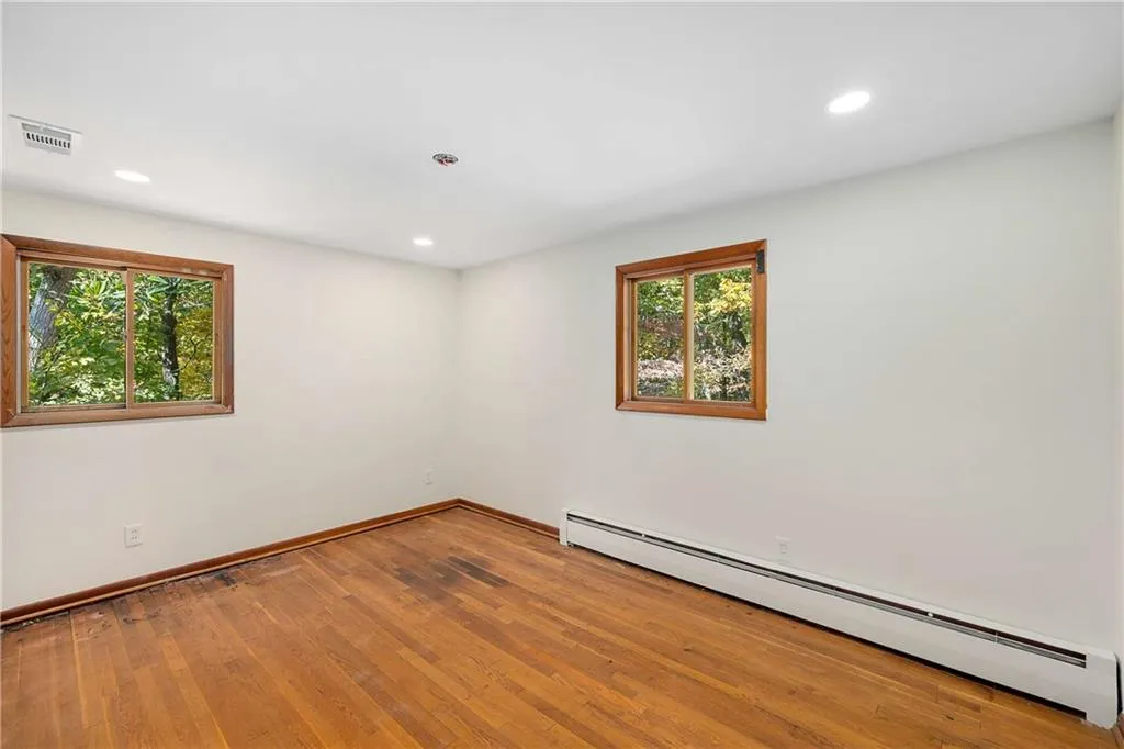 5685 Glen Errol Road Nw, Atlanta, Georgia 30327, 5 Bedrooms Bedrooms, ,4 BathroomsBathrooms,Residential,For Sale,5685 Glen Errol Road Nw,7680076