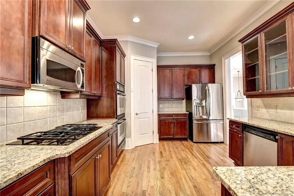 1075 Charles Towne Square, Atlanta, Georgia 30328, 4 Bedrooms Bedrooms, ,3 BathroomsBathrooms,Residential,Sold,1075 Charles Towne Square,6572642