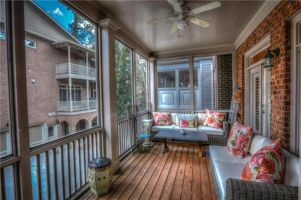 1075 Charles Towne Square, Atlanta, Georgia 30328, 4 Bedrooms Bedrooms, ,3 BathroomsBathrooms,Residential,Sold,1075 Charles Towne Square,6572642