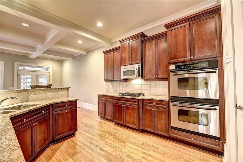 1075 Charles Towne Square, Atlanta, Georgia 30328, 4 Bedrooms Bedrooms, ,3 BathroomsBathrooms,Residential,Sold,1075 Charles Towne Square,6572642