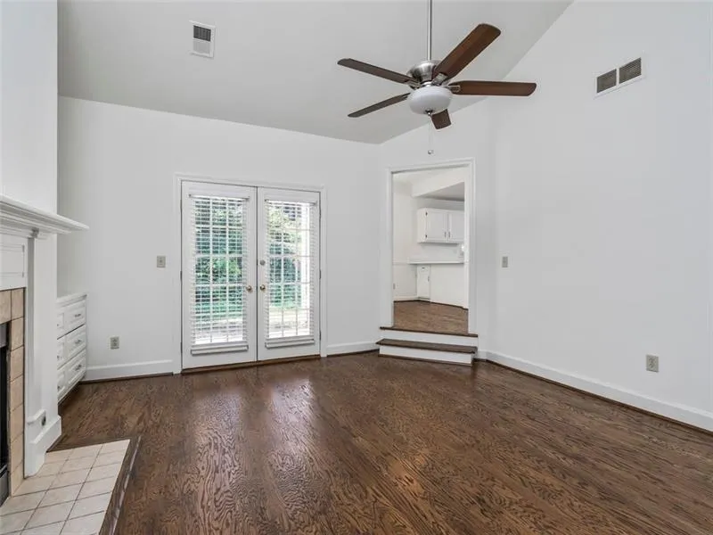 14 Vernon Glen Court, Sandy Springs, Georgia 30338, 2 Bedrooms Bedrooms, ,2 BathroomsBathrooms,Residential,Sold,14 Vernon Glen Court,6600233