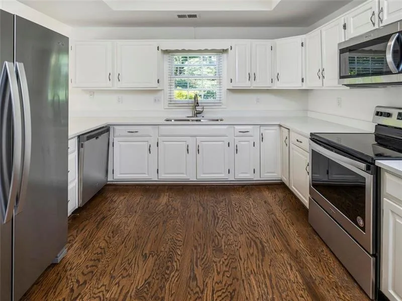 14 Vernon Glen Court, Sandy Springs, Georgia 30338, 2 Bedrooms Bedrooms, ,2 BathroomsBathrooms,Residential,Sold,14 Vernon Glen Court,6600233