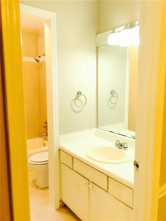 5530 Kingsport Drive Unit 26, Atlanta, Georgia 30342, 2 Bedrooms Bedrooms, ,1 BathroomBathrooms,Residential,Sold,5530 Kingsport Drive Unit 26,5908217