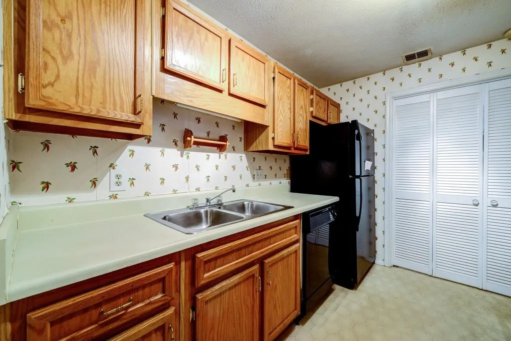 907 Gettysburg Place, Sandy Springs, Georgia 30350, 2 Bedrooms Bedrooms, ,2 BathroomsBathrooms,Residential,Sold,907 Gettysburg Place,5681472