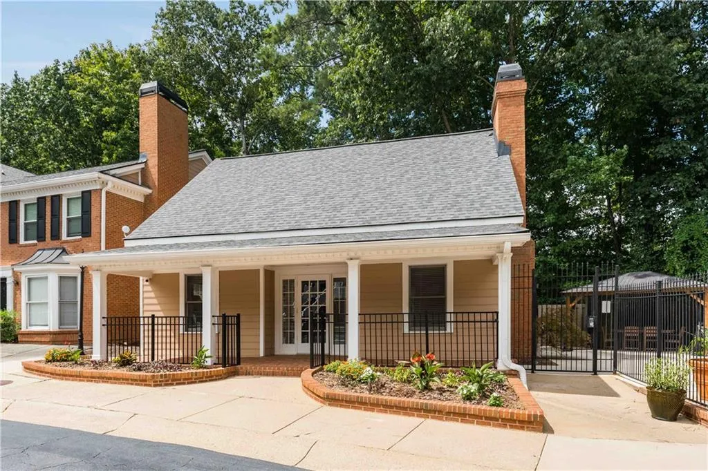7500 Roswell Road Ne Unit 94, Sandy Springs, Georgia 30350, 2 Bedrooms Bedrooms, ,2 BathroomsBathrooms,Residential,For Sale,7500 Roswell Road Ne Unit 94,7631710