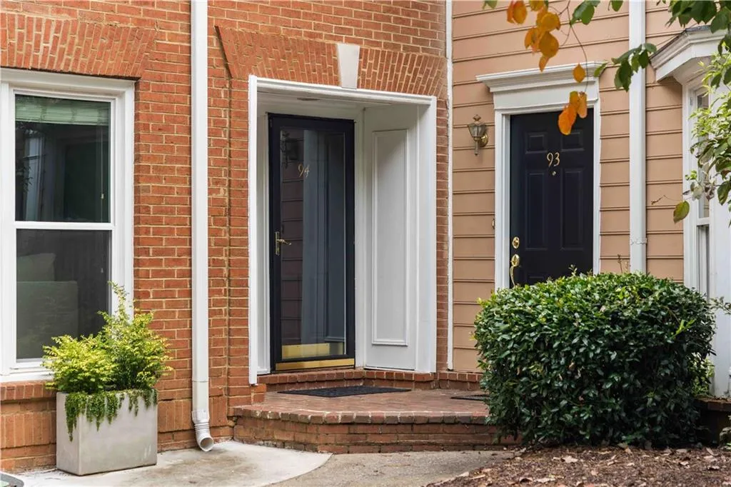 7500 Roswell Road Ne Unit 94, Sandy Springs, Georgia 30350, 2 Bedrooms Bedrooms, ,2 BathroomsBathrooms,Residential,For Sale,7500 Roswell Road Ne Unit 94,7631710