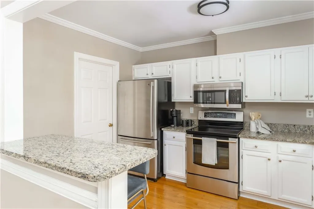 7500 Roswell Road Ne Unit 94, Sandy Springs, Georgia 30350, 2 Bedrooms Bedrooms, ,2 BathroomsBathrooms,Residential,For Sale,7500 Roswell Road Ne Unit 94,7631710