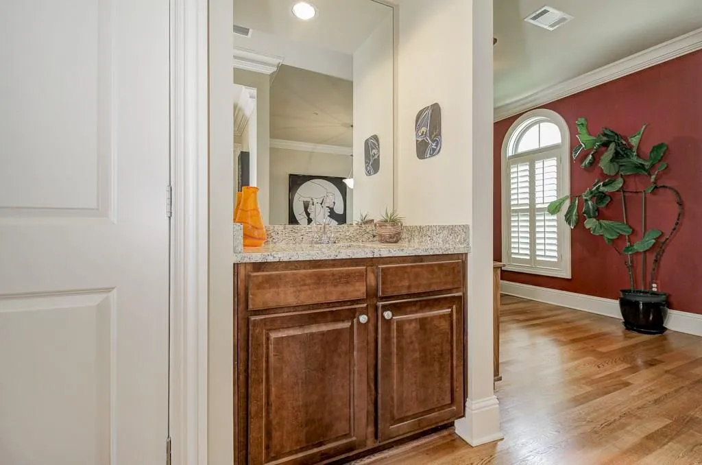 270 Le Gran Bend Unit 270, Sandy Springs, Georgia 30328, 3 Bedrooms Bedrooms, ,2 BathroomsBathrooms,Residential,Sold,270 Le Gran Bend Unit 270,5726212